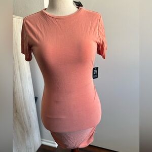 EXPRESS Women's Coral T-Shirt style Dress size Small. 🧡